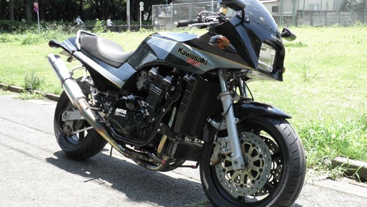 Kawasaki GPZ900R